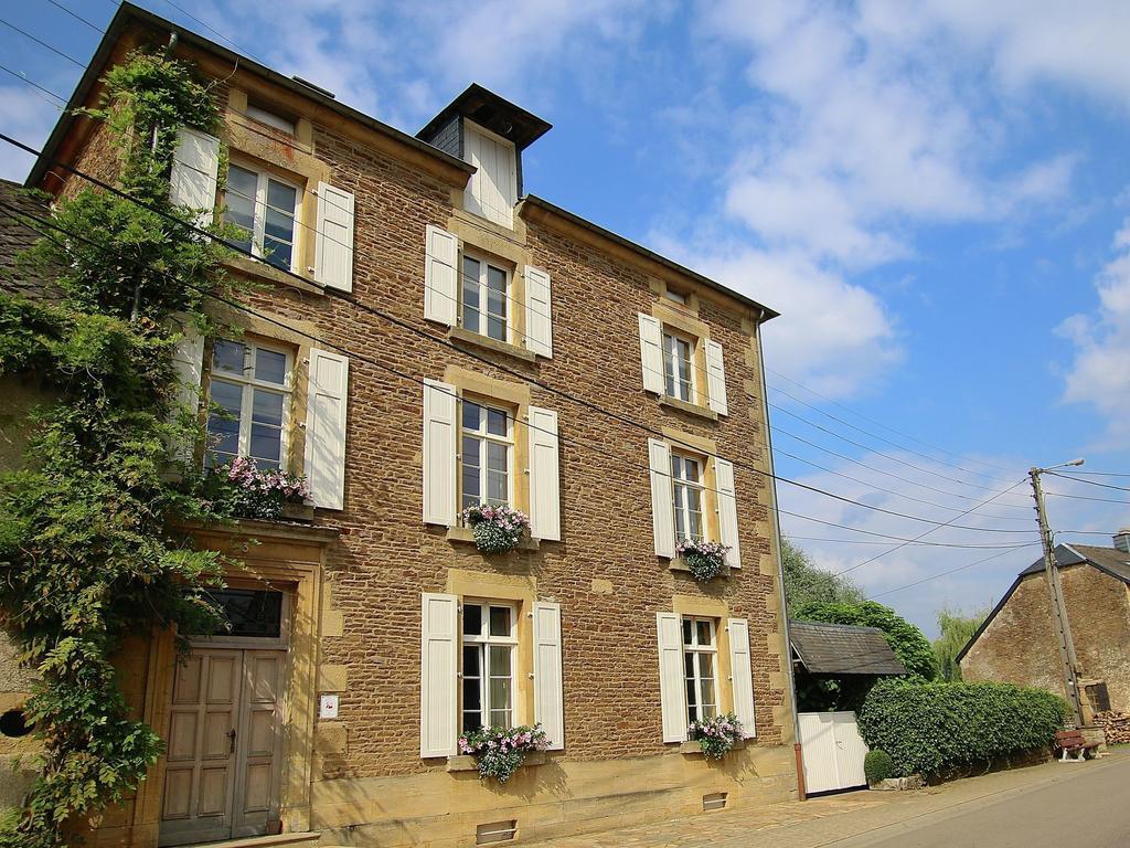 Unique Holiday Home In Virton With Jacuzzi Latour Exterior foto